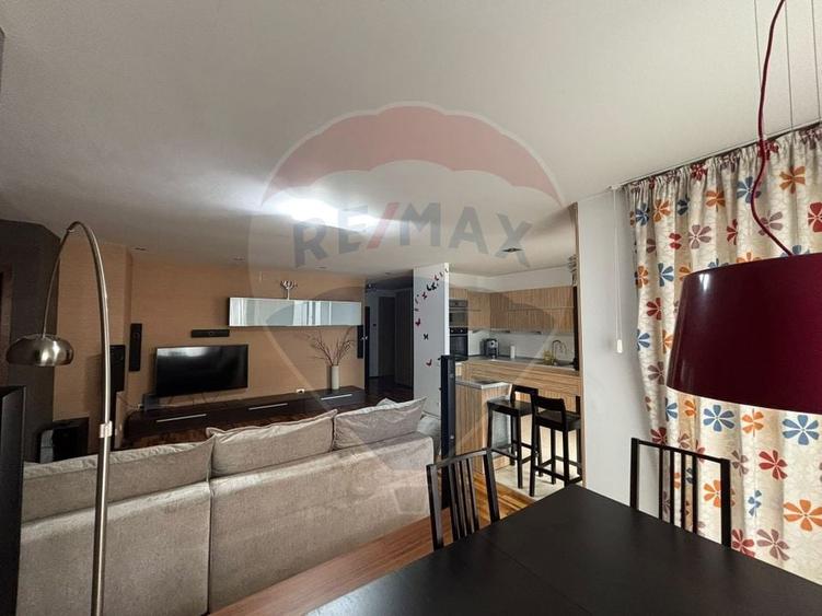 Apartament cu 2 camere semidecomandat, mobilat în Nord