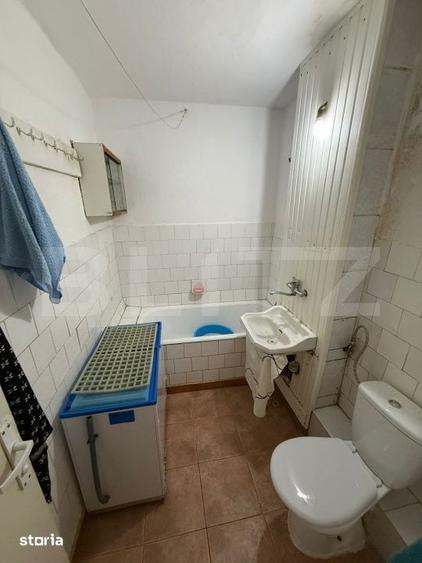 Apartament cu 3 camere semidecomandat în Central