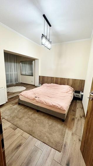 Apartament cu 3 camere semidecomandat, mobilat în Universitate