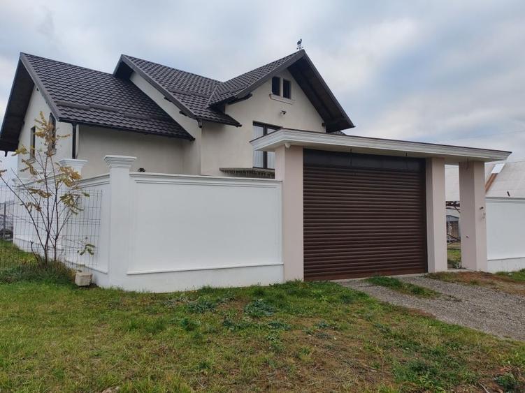 Casă cu 4 camere în Berchișești
