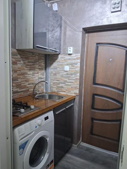 Garsonieră decomandată în Central