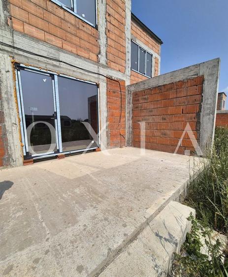 Duplex cu 3 camere cu Canalizare în Moșnița Nouă