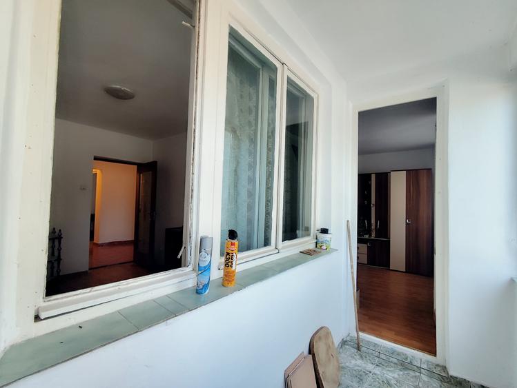 Apartament cu 4 camere decomandat în Far