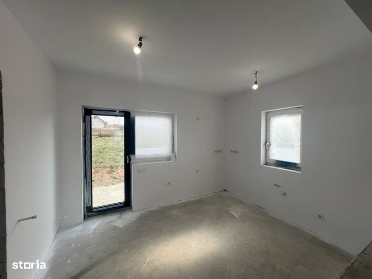 Casă cu 3 camere cu Teren 1000 Mp în Viile Satu Mare