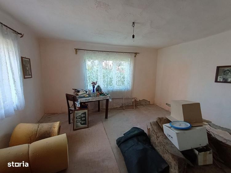 Casă cu 2 camere cu Teren 230 Mp în Central