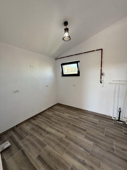 Casă cu 4 camere decomandat în Agigea
