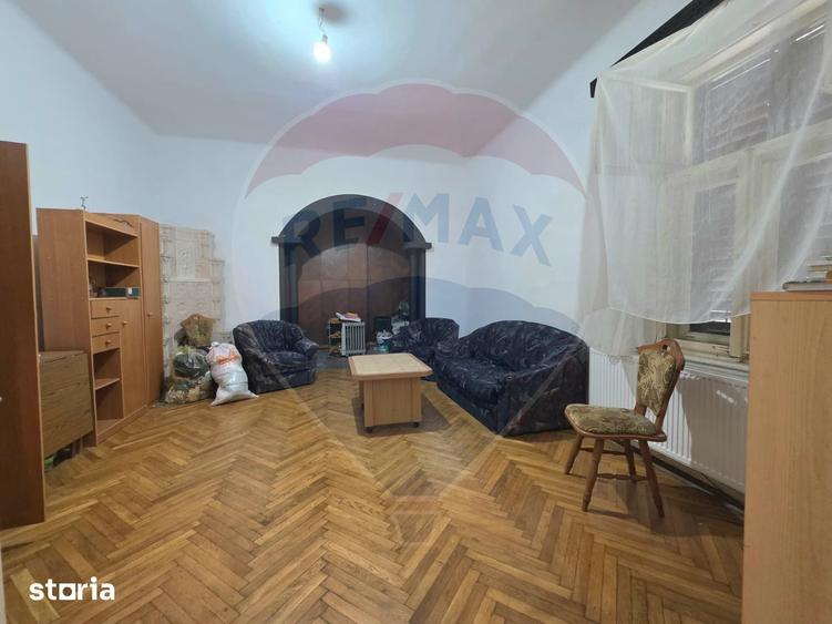 Apartament cu 3 camere decomandat în Vitrometan