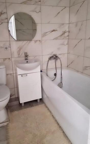 Apartament cu 2 camere decomandat în Universitate