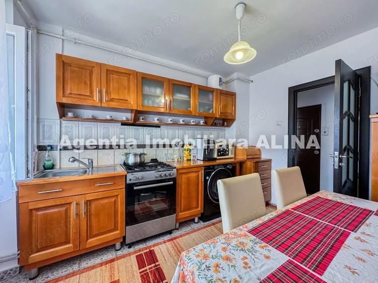 Apartament cu 2 camere decomandat în Decebal