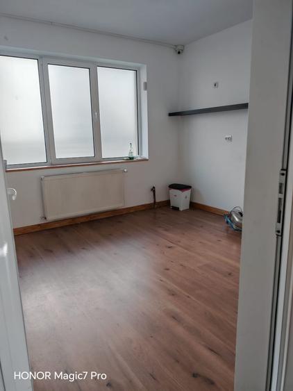 Apartament cu 6 camere decomandat în Centrul Civic