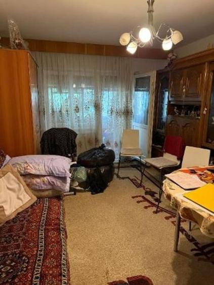Apartament cu 3 camere decomandat în Salca