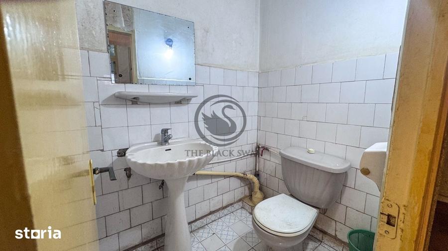 Apartament cu 4 camere decomandat în Central