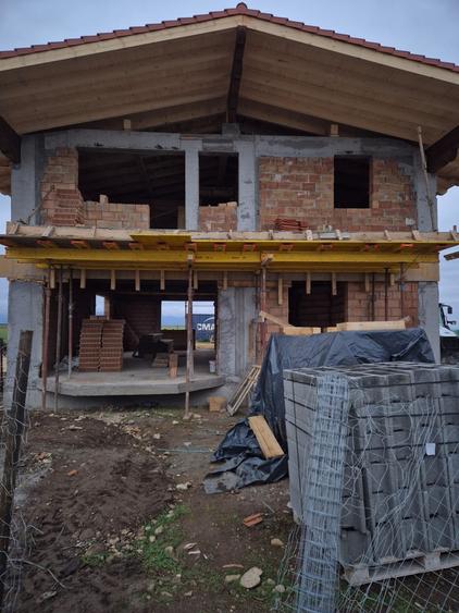 Casă individuală cu 4 camere cu Teren 830 Mp în Tărlungeni