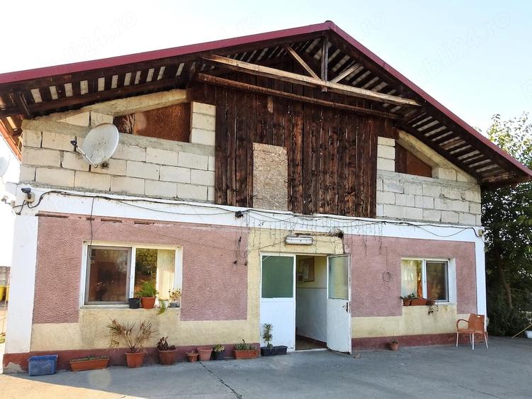 Spațiu comercial, de 2,220 mp, în Hodoni