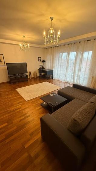 Apartament cu 3 camere decomandat, mobilat în Herăstrău