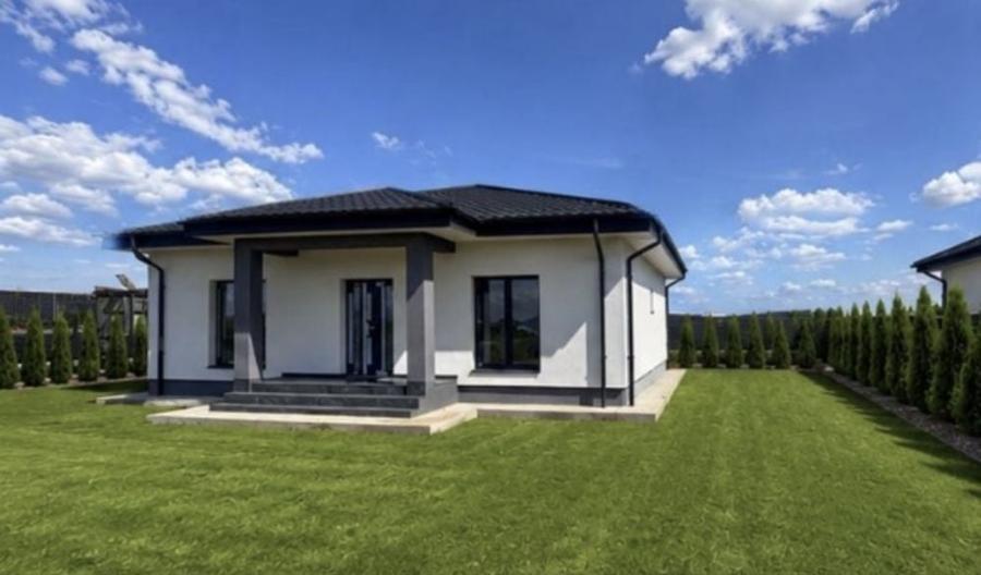 Casă cu 3 camere în Central