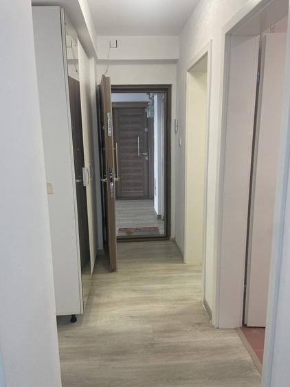 Apartament cu 2 camere semidecomandat, mobilat în Tineretului