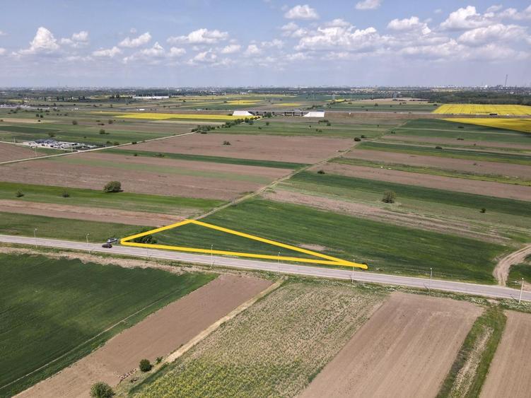 Teren Construcții intravilan de 3400 mp, în 1 Decembrie