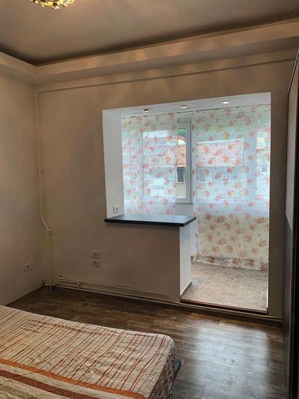 Apartament cu 3 camere decomandat în Valea Cetății