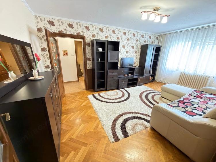 Apartament cu 3 camere decomandat în Circumvalațiunii