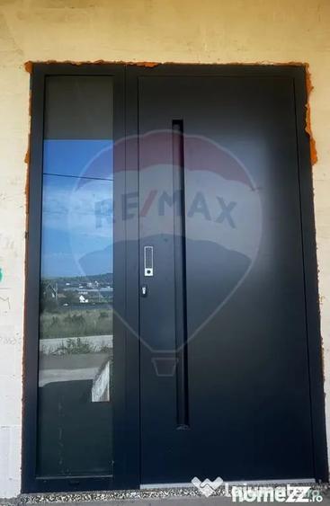 Casă cu 4 camere cu Teren 1000 Mp în Șcheia