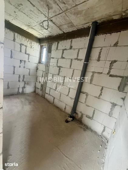 Apartament cu 3 camere în Cetate