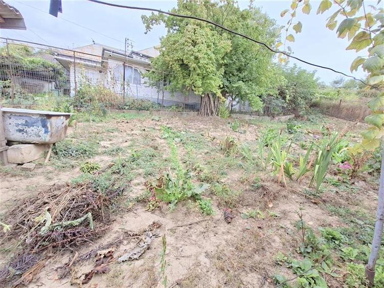 Casă cu 3 camere cu Teren 549 Mp în 9 Mai