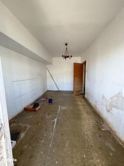 3 Camere et.4/10 An constructie 1989 Zona Crangasi - Stadionul Giulest - 3