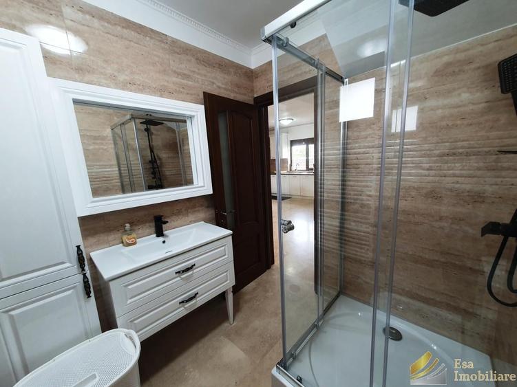 Casă cu 3 camere cu Teren 200 Mp în Sud-Vest