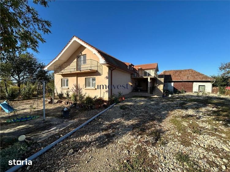 Casă cu 7 camere cu Teren 3500 Mp în Ardud