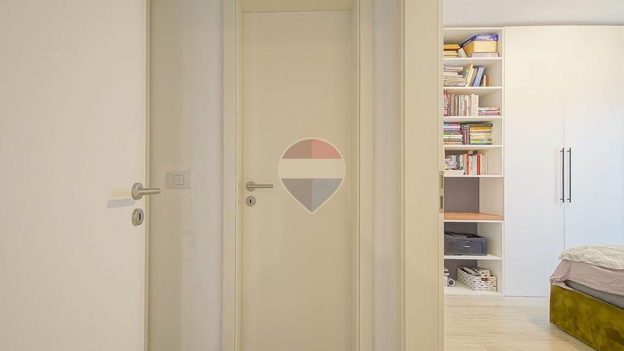 Apartament cu 3 camere decomandat, mobilat în Tractorul