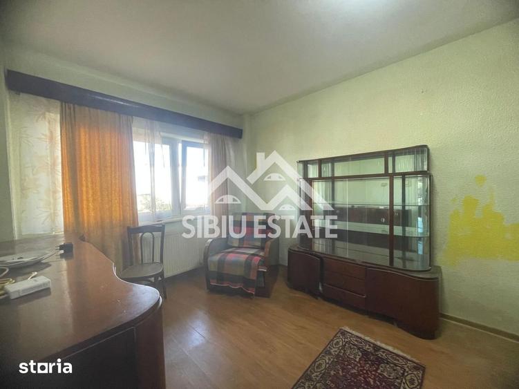 Garsonieră decomandată în Central