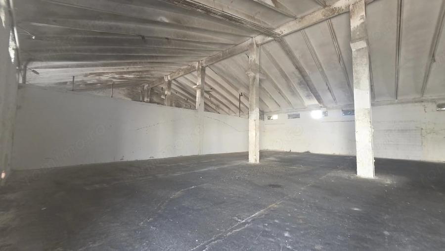 Spațiu comercial, de 580 mp, în Fundata