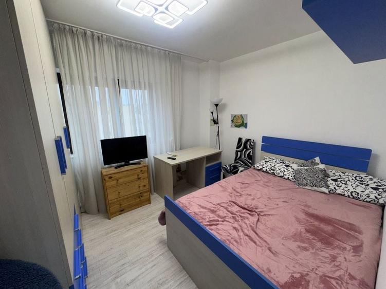 Apartament cu 4 camere decomandat în Exercițiu
