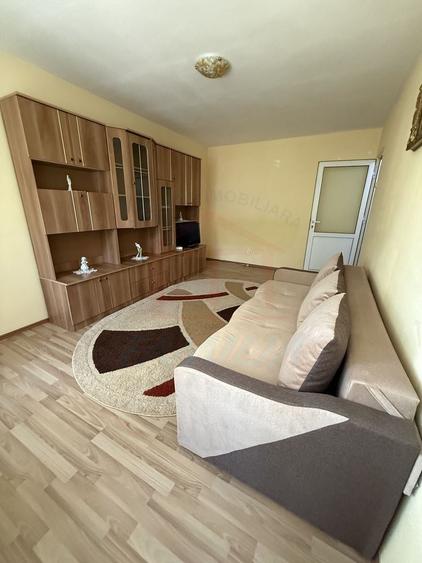 Apartament cu 2 camere decomandat, mobilat în Micro 20