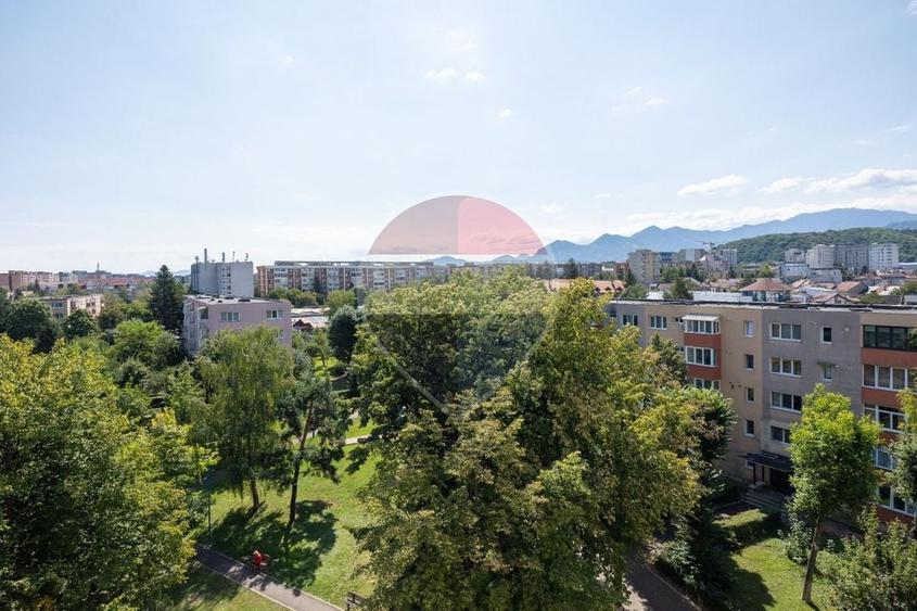 Apartament cu 3 camere semidecomandat în Gării