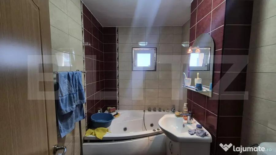 Apartament cu 3 camere decomandat în Carpați 2