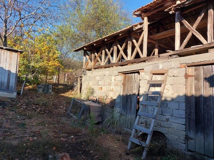 Casă cu 3 camere în Călina