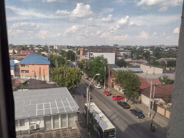 Apartament cu 3 camere decomandat în Ferentari