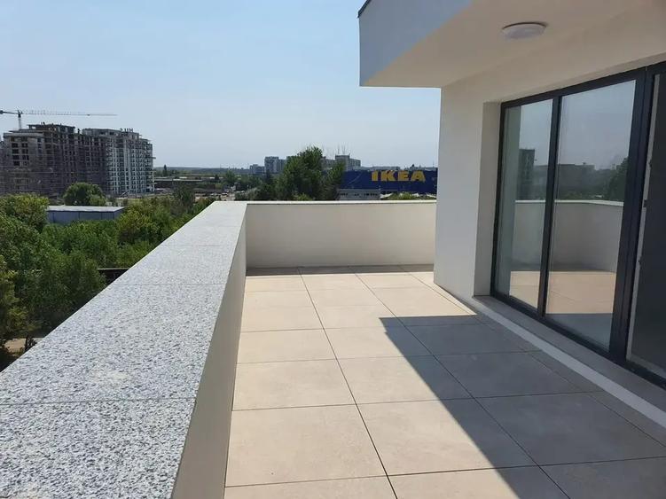 Apartament cu 3 camere decomandat în Titan