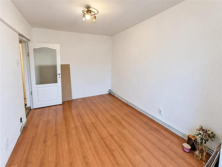 Apartament cu 2 camere decomandat, mobilat în Ștrand