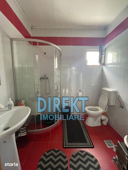 Casă cu 7 camere cu Teren 662 Mp în Teaca