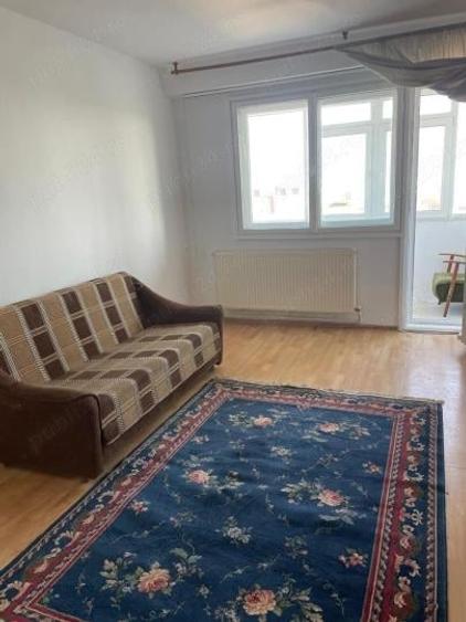 Apartament cu 3 camere decomandat, mobilat în Casa de Cultură