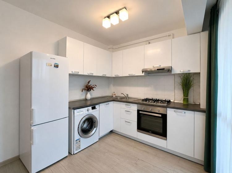 Apartament cu 2 camere semidecomandat, mobilat în Florești