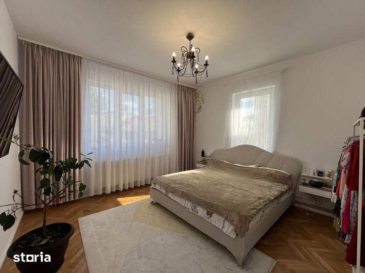 Casă cu Teren 200 Mp în Centrul Civic