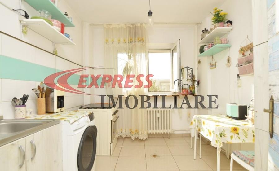 Apartament cu 2 camere semidecomandat în Dristor