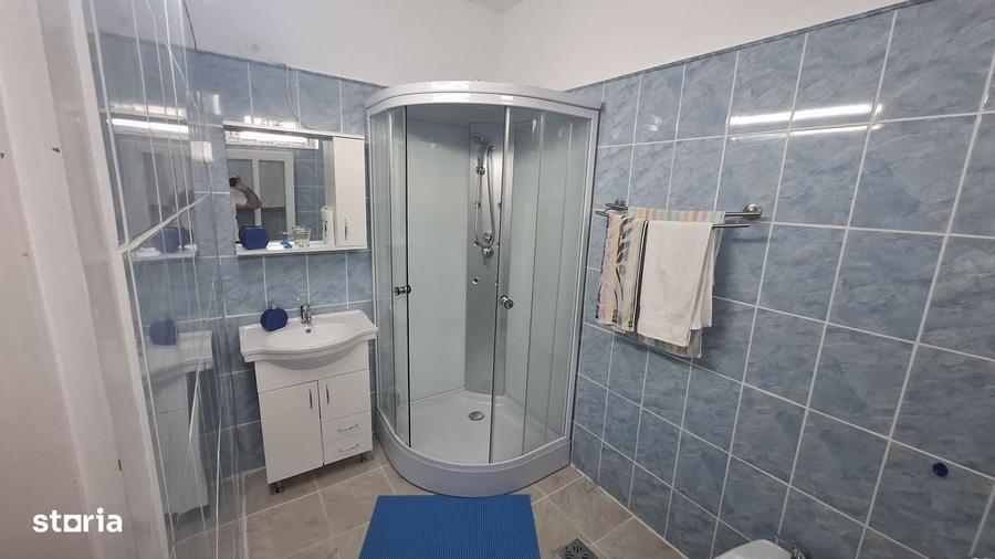 Casă cu 4 camere cu Teren 1088 Mp în Central