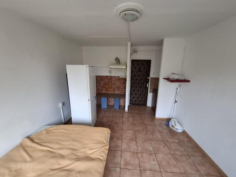 Garsonieră decomandată în Iași