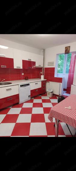 Apartament cu 2 camere semidecomandat în Berceni
