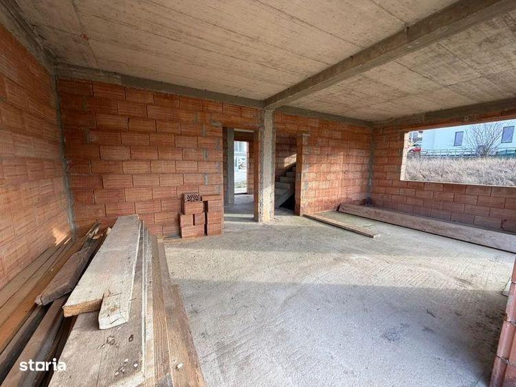 Casă cu 4 camere cu Teren 180 Mp în Apahida